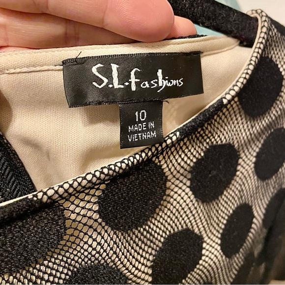 Black dress with polka dots & lace , size 10 - Picture 8 of 8